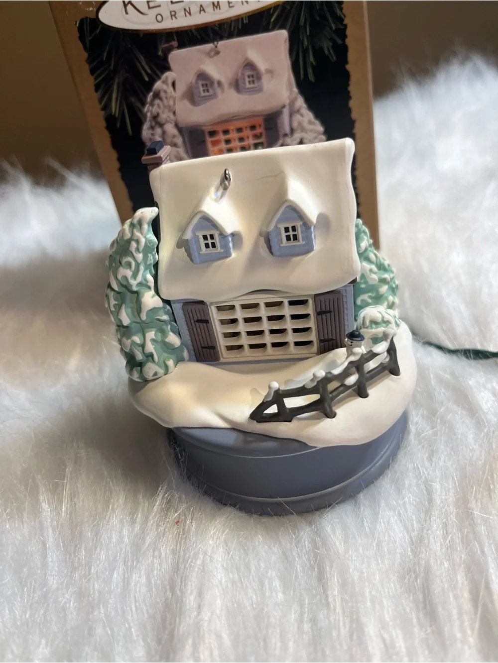 Hallmark 1994 Light and Sound White Christmas Ornament
